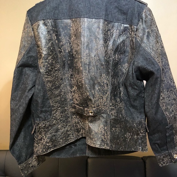Jacket - Picture 3 of 4